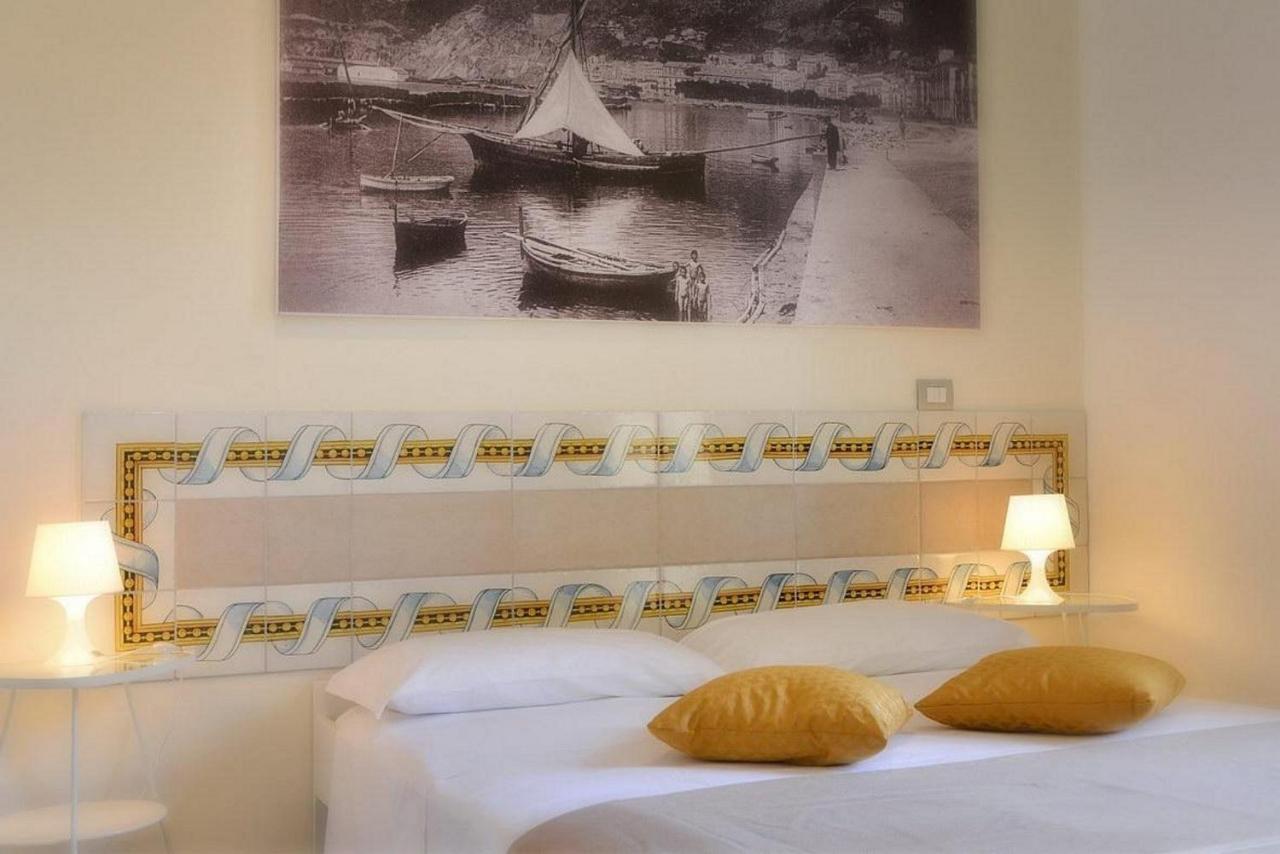 Santi E Saraceni Rooms Salerno Exterior photo