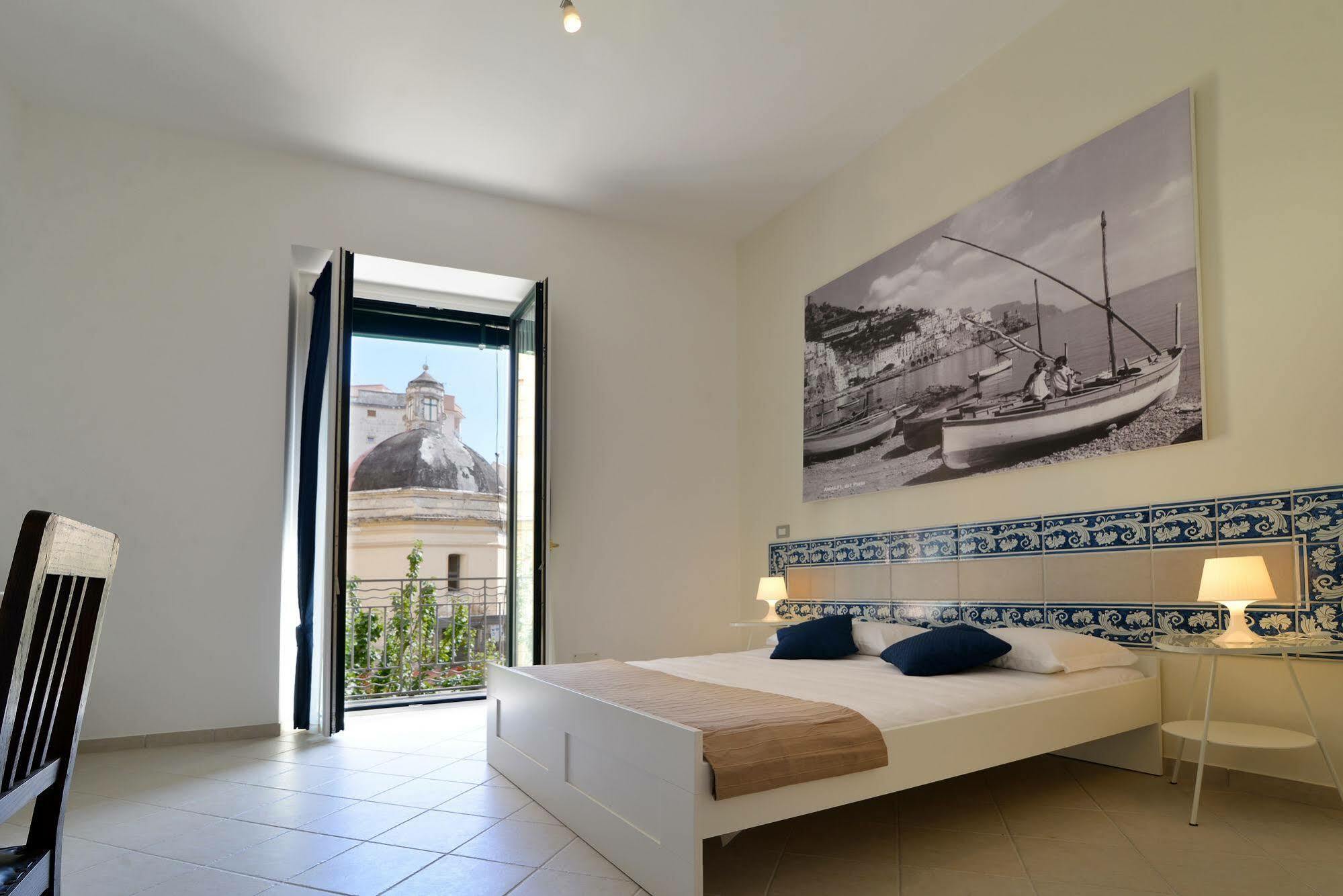 Santi E Saraceni Rooms Salerno Exterior photo