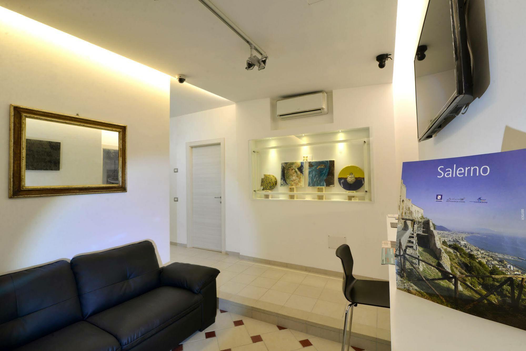 Santi E Saraceni Rooms Salerno Exterior photo